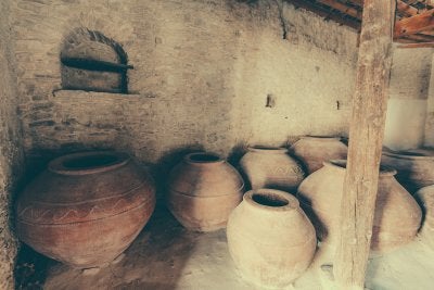 Antique goods storage facility in Mountview, CA